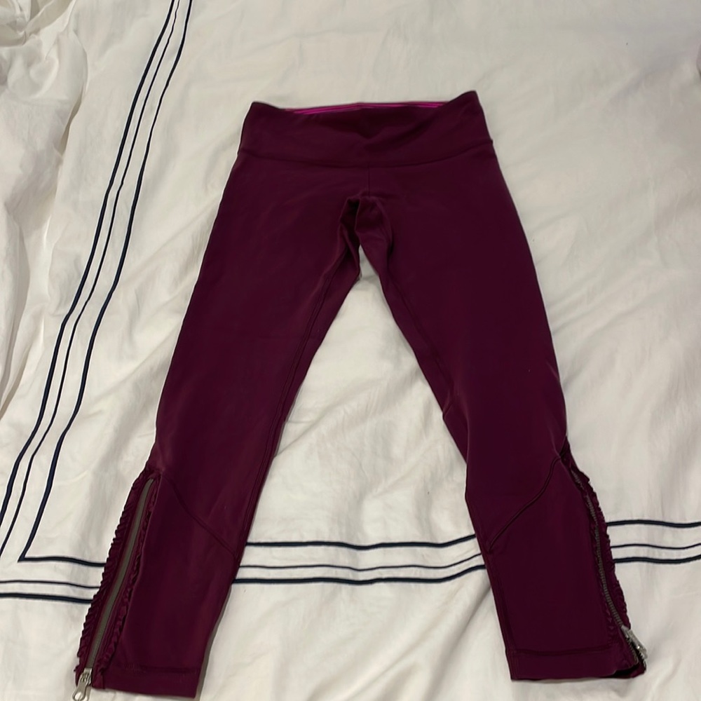 Lululemon 3/4 length leggings with ruffle zipper on ankles